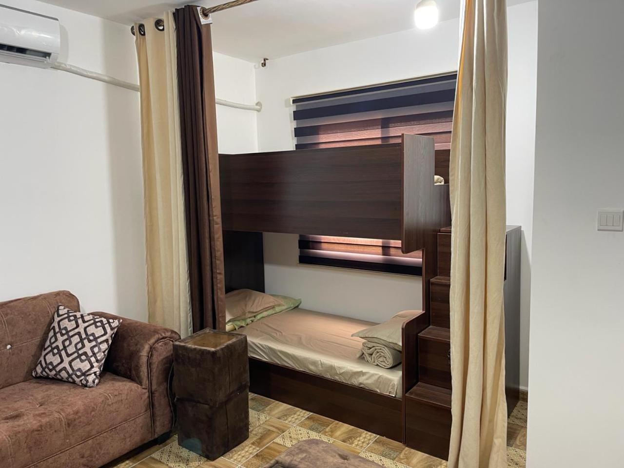 Pizza Street Hostel Aqaba Luaran gambar